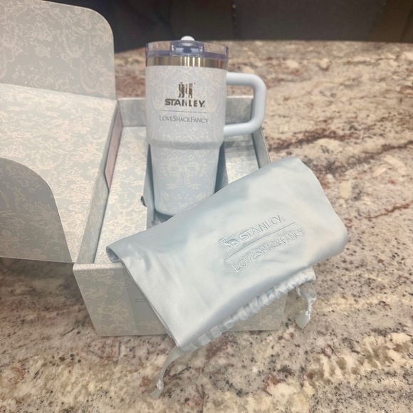 🩵🆕🩵 Stanley x LoveShackFancy *Limited Edition *. Toscana Toile - Alpine Blue